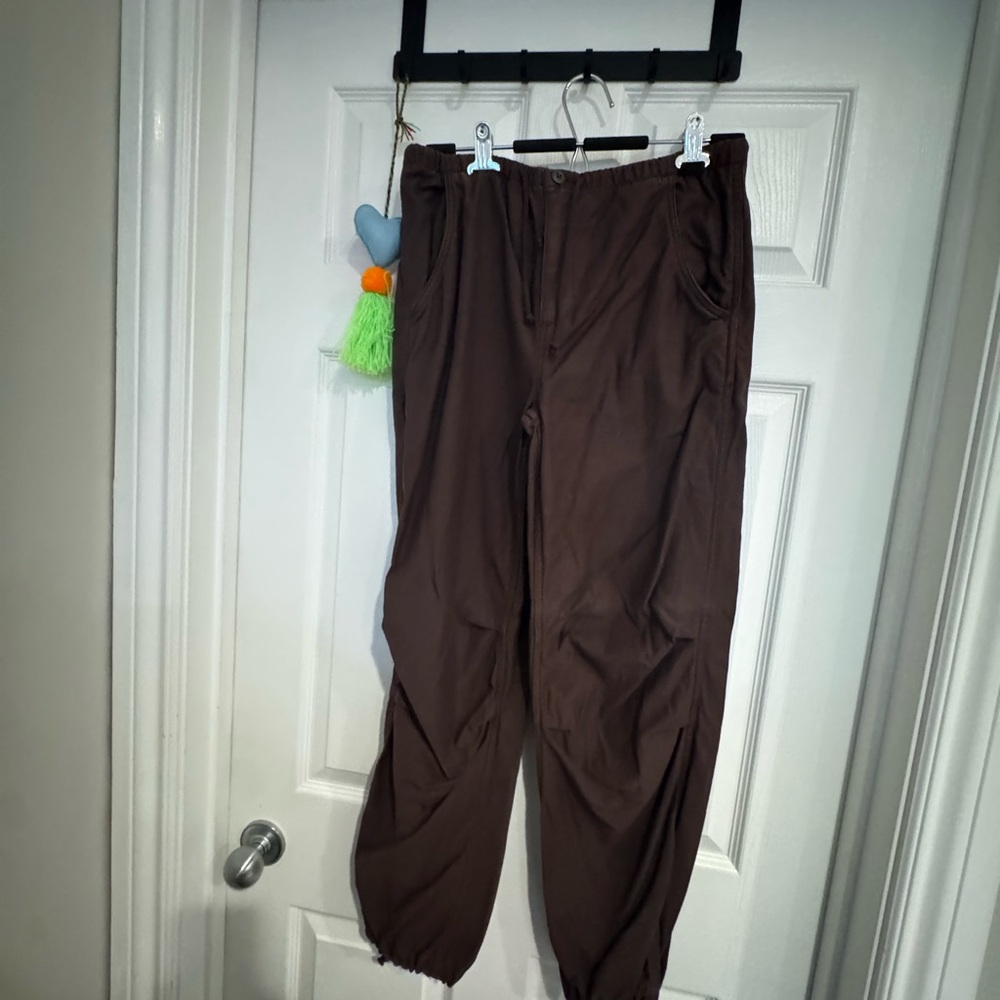 TNA Rich Brown women’s cargos